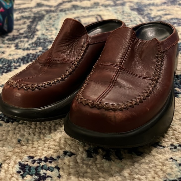 Dansko Auburn Burgundy Clogs Size 37 - Picture 6 of 8